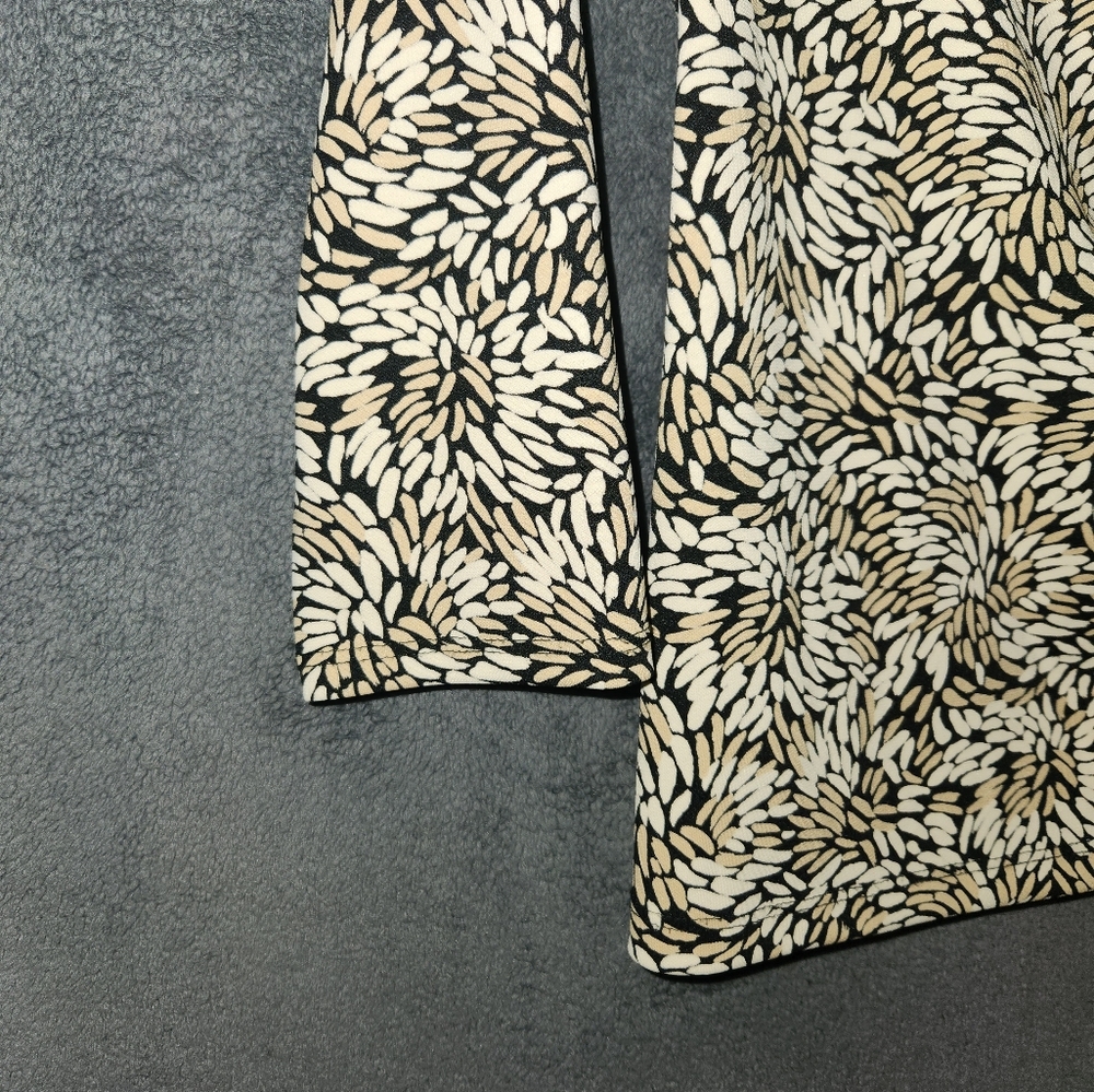 BCBG Paris Black and Cream Patterned Top Size Small - Picture 6 of 6